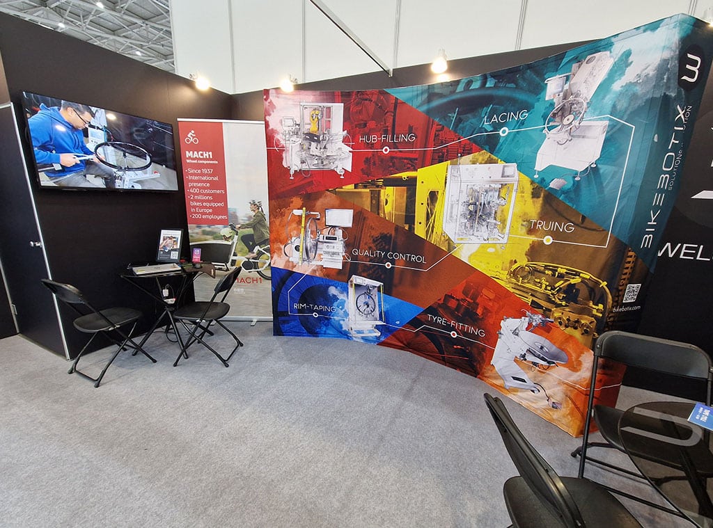 AR-bikebotix-stand1